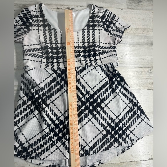 Motherhood Maternity short sleeve  Blouse Plaid Black & white size small - Picture 6 of 6
